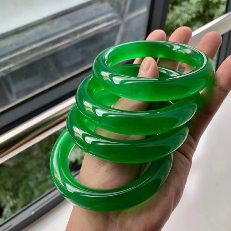 北京回收翡翠.jpg 北京回收翡翠.jpg